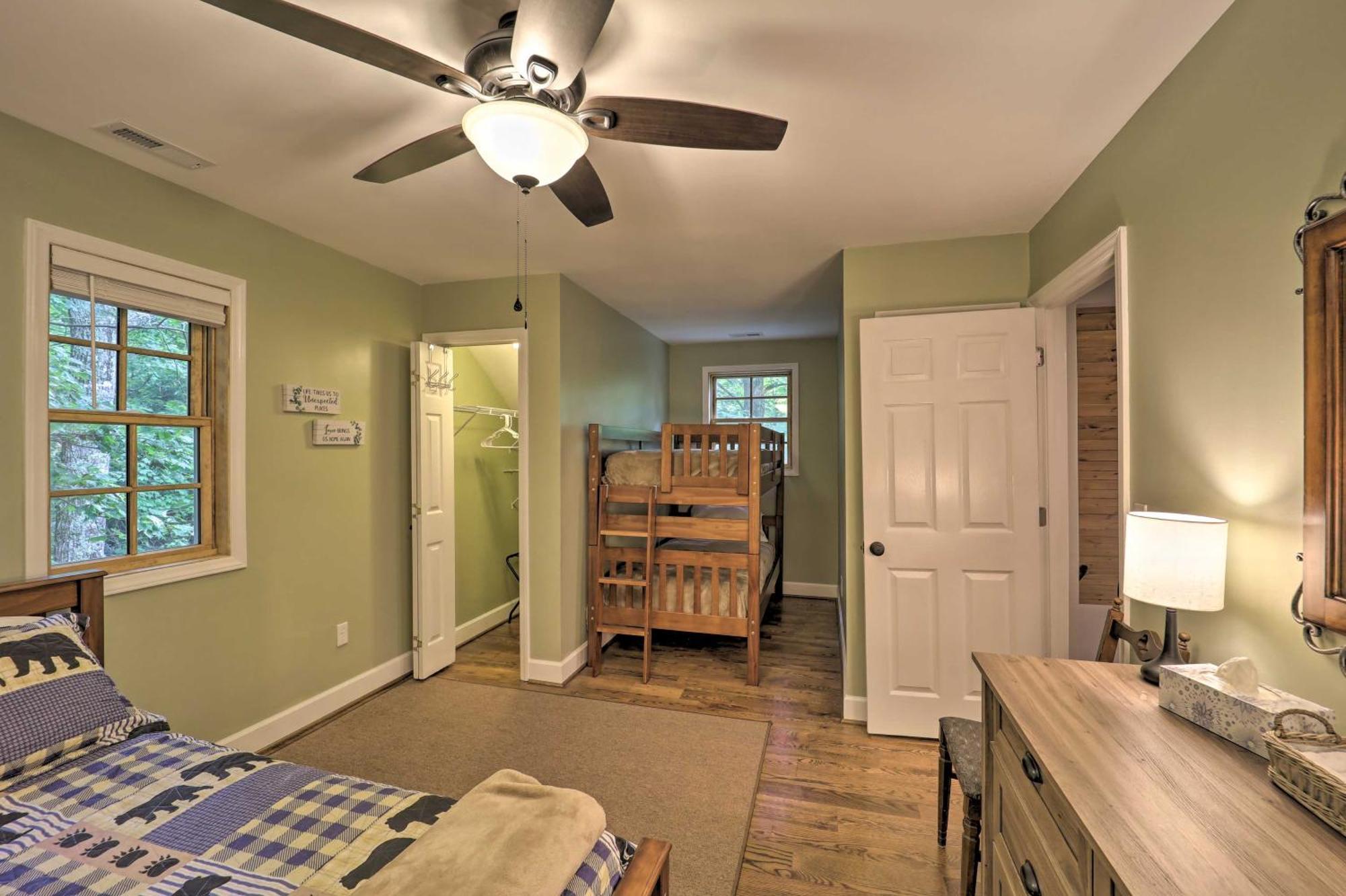 Newland Mountain Cabin Golf And Resort Amenities! Exterior photo